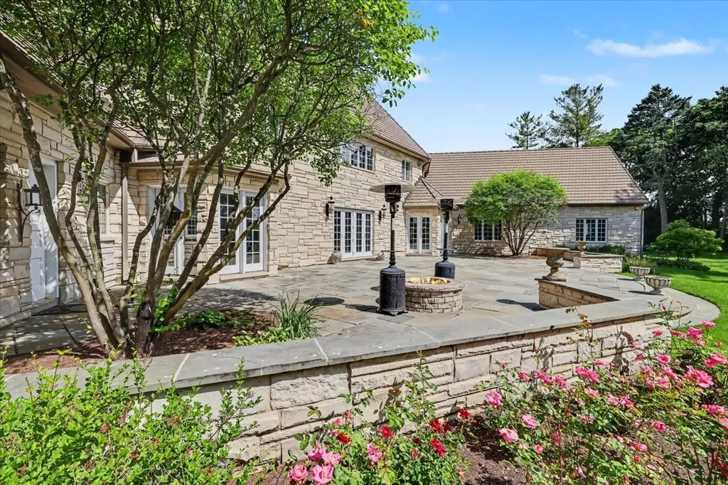 25W451 Plamondon Road Wheaton IL 60189