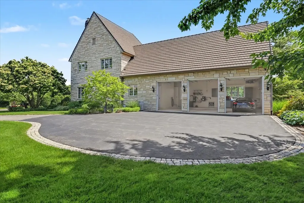 25W451 Plamondon Road Wheaton IL 60189