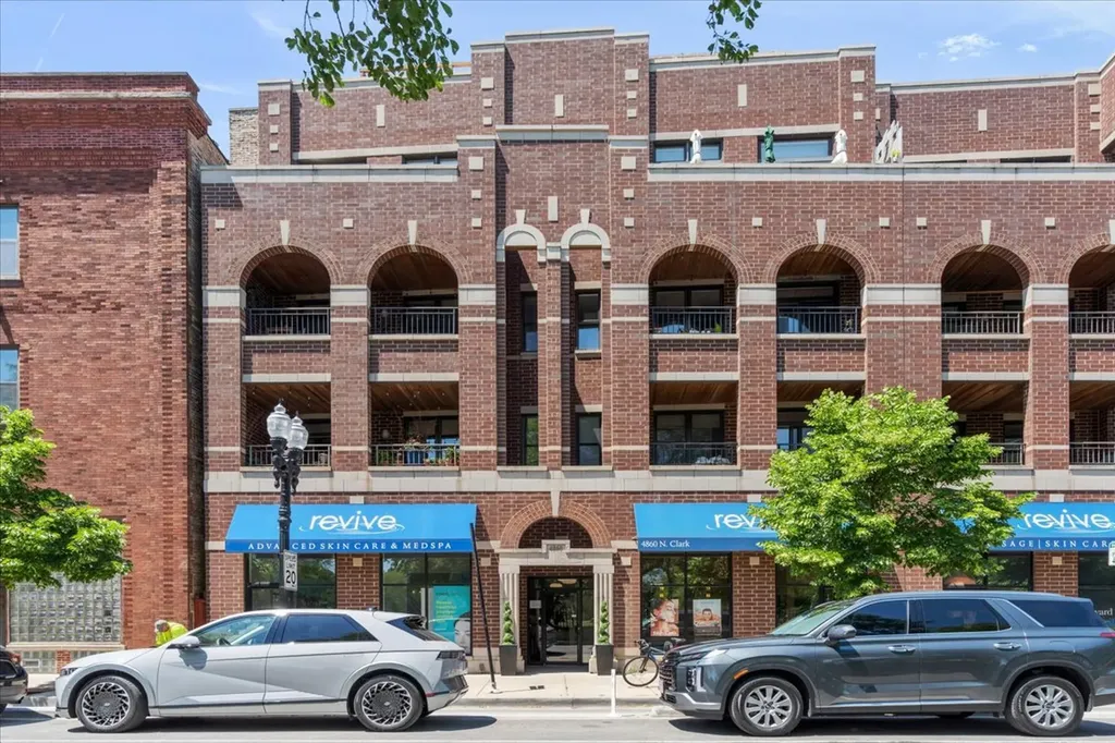4860 North Clark Street Chicago IL 60640