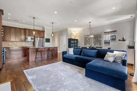 4860 North Clark Street Chicago IL 60640