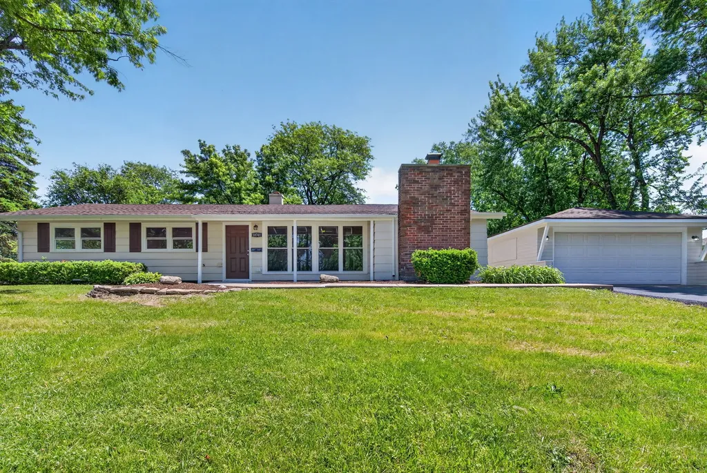 18701 Loras Lane Country Club Hills IL 60478