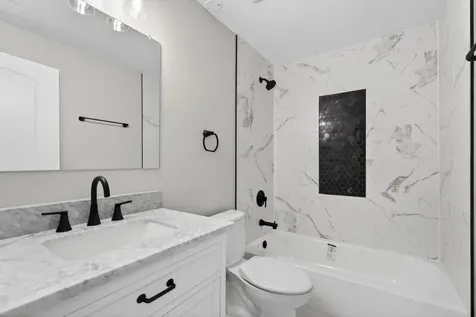 18701 Loras Lane Country Club Hills IL 60478