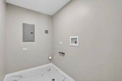 18701 Loras Lane Country Club Hills IL 60478