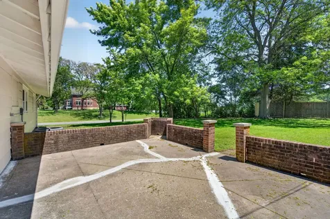 18701 Loras Lane Country Club Hills IL 60478