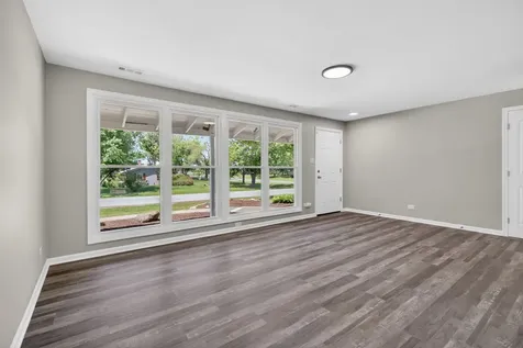 18701 Loras Lane Country Club Hills IL 60478