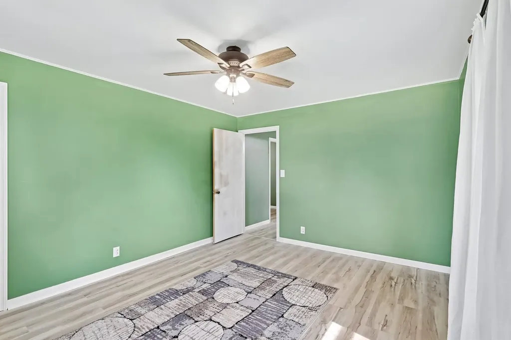 2N075 Mildred Avenue Glen Ellyn IL 60137