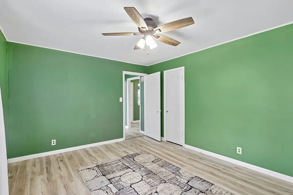 2N075 Mildred Avenue Glen Ellyn IL 60137
