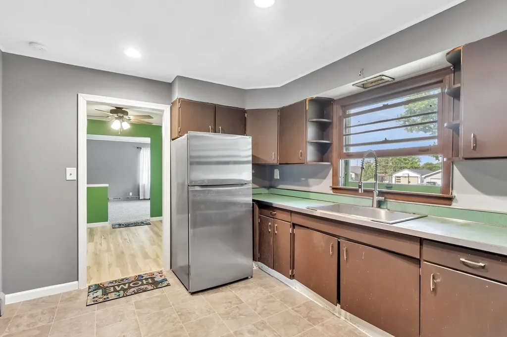 2N075 Mildred Avenue Glen Ellyn IL 60137