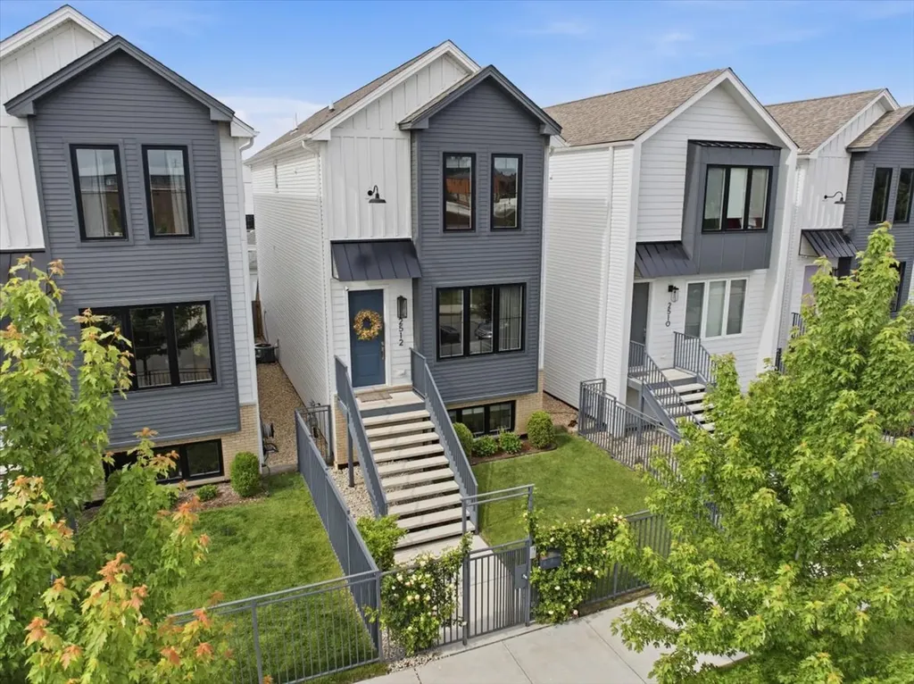 2512 West Polk Street Chicago IL 60612