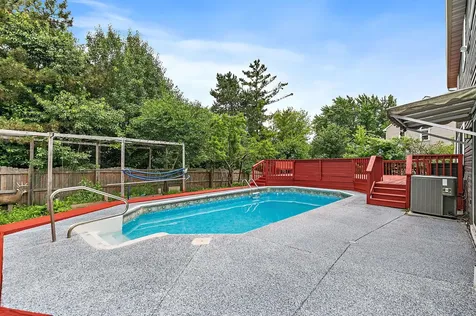 25 Magnolia Drive Streamwood IL 60107