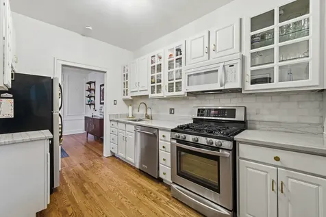 644 West Melrose Street Chicago IL 60657