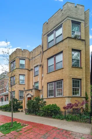 644 West Melrose Street Chicago IL 60657