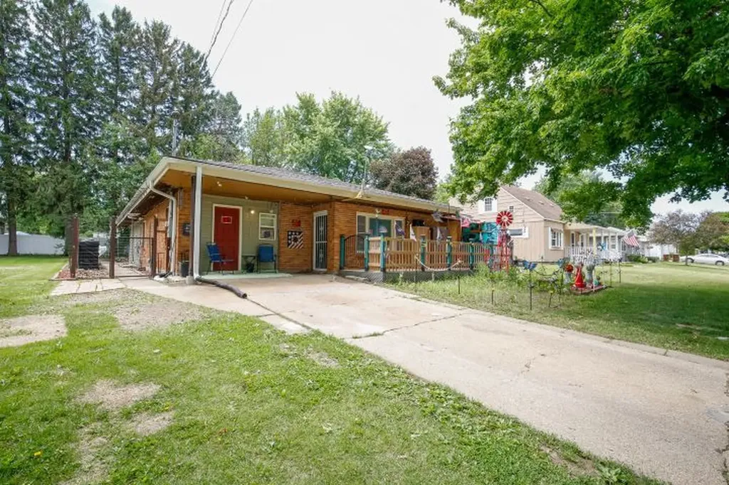 411 East Lincoln Street Mount Morris IL 61054