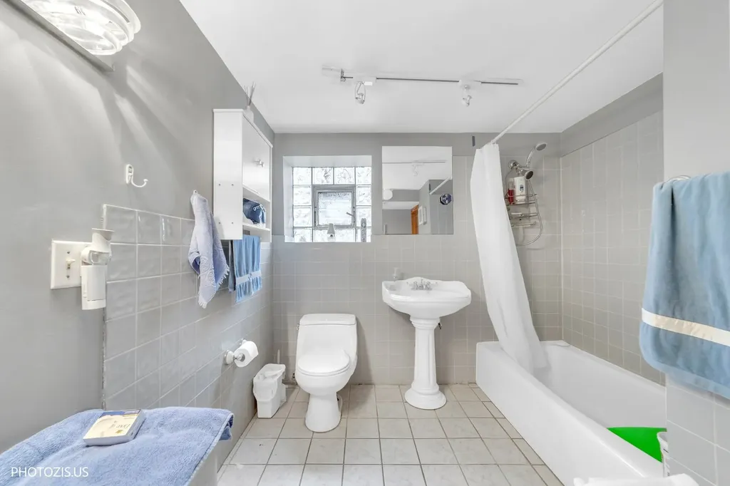 2457 North Nordica Avenue Chicago IL 60707