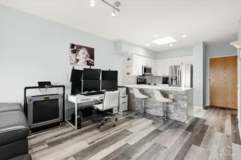 405 South Creekside Drive Palatine IL 60074