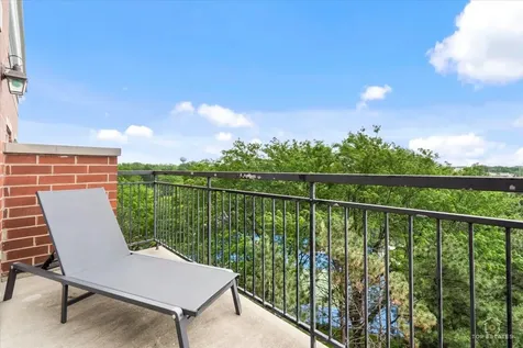 405 South Creekside Drive Palatine IL 60074