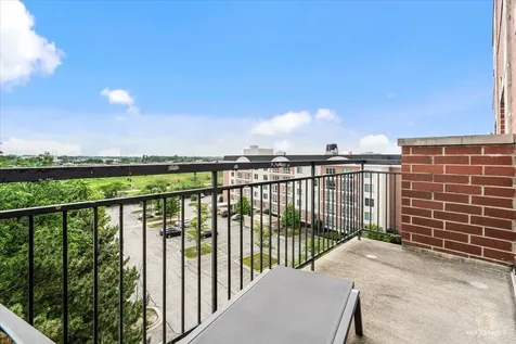 405 South Creekside Drive Palatine IL 60074