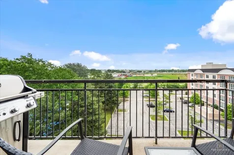 405 South Creekside Drive Palatine IL 60074