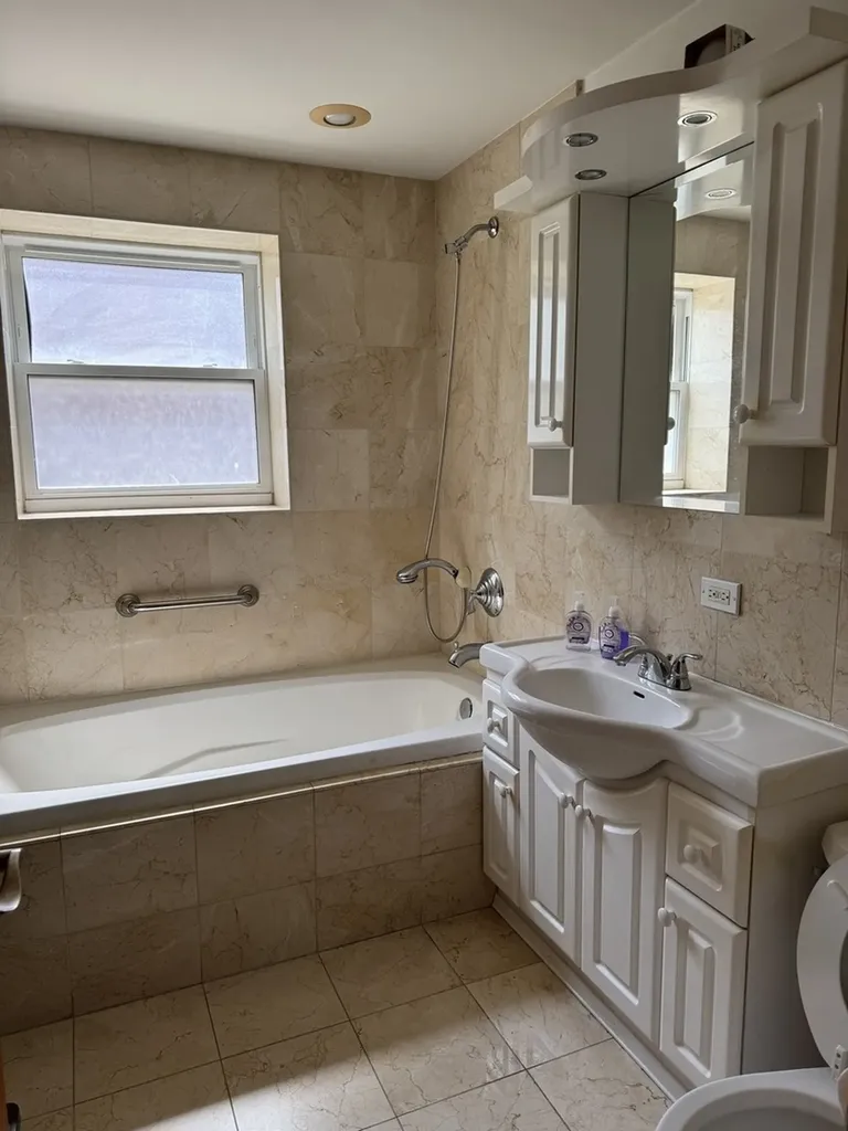 3256 North Elston Avenue Chicago IL 60618
