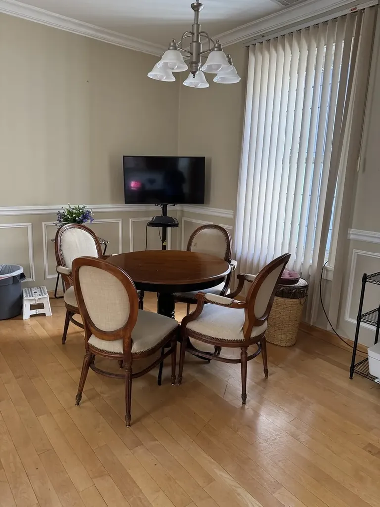 3256 North Elston Avenue Chicago IL 60618