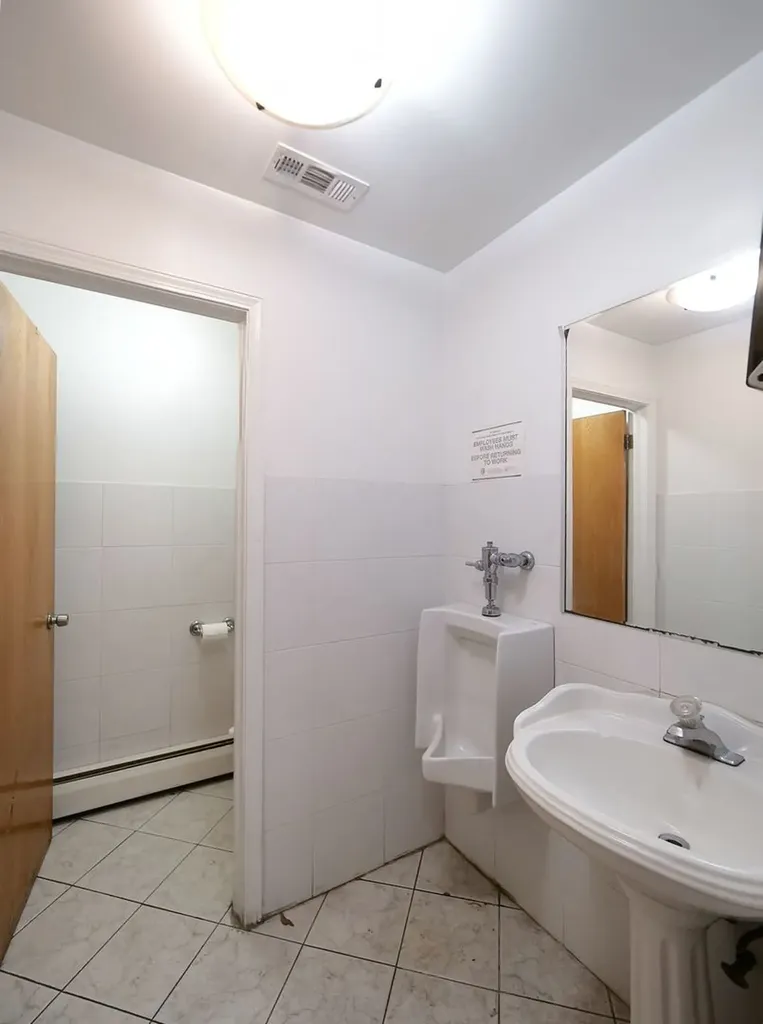 3256 North Elston Avenue Chicago IL 60618