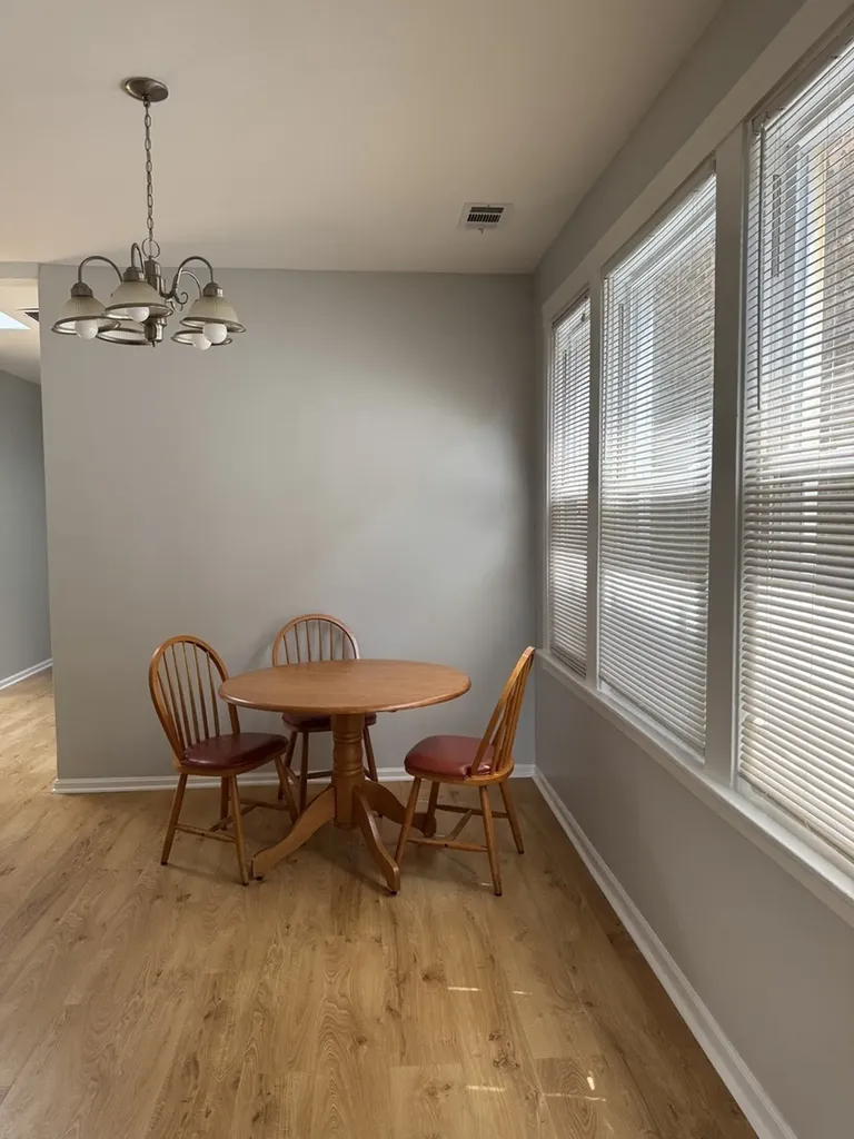 3256 North Elston Avenue Chicago IL 60618