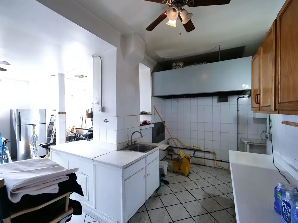 3256 North Elston Avenue Chicago IL 60618
