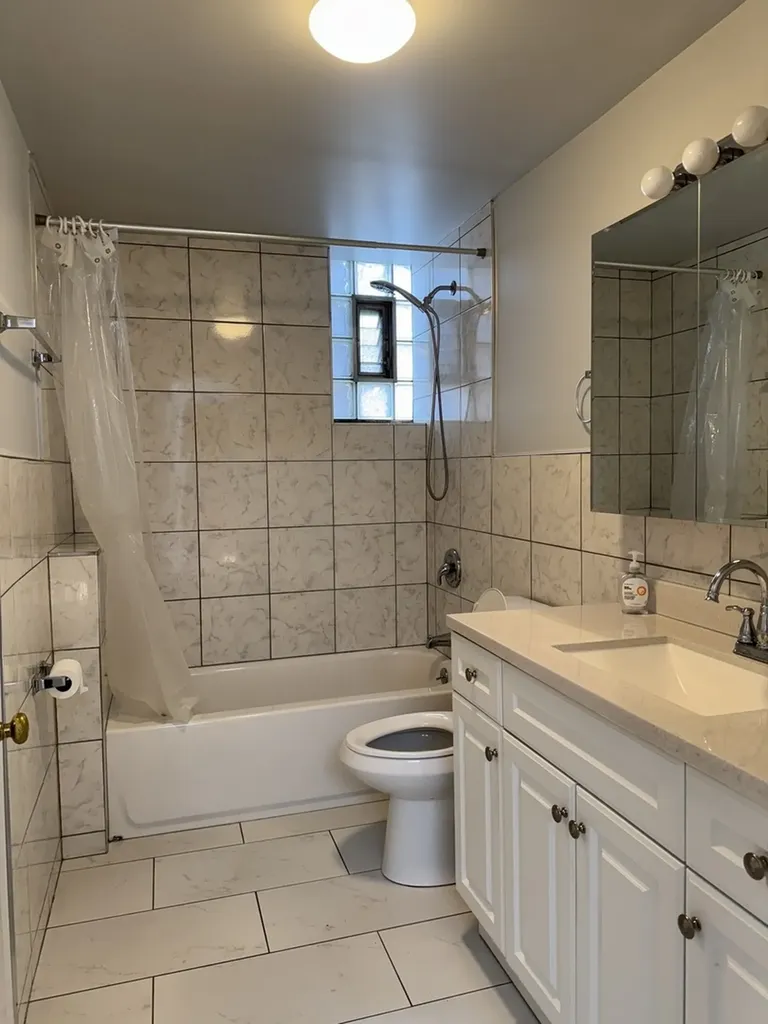 3256 North Elston Avenue Chicago IL 60618