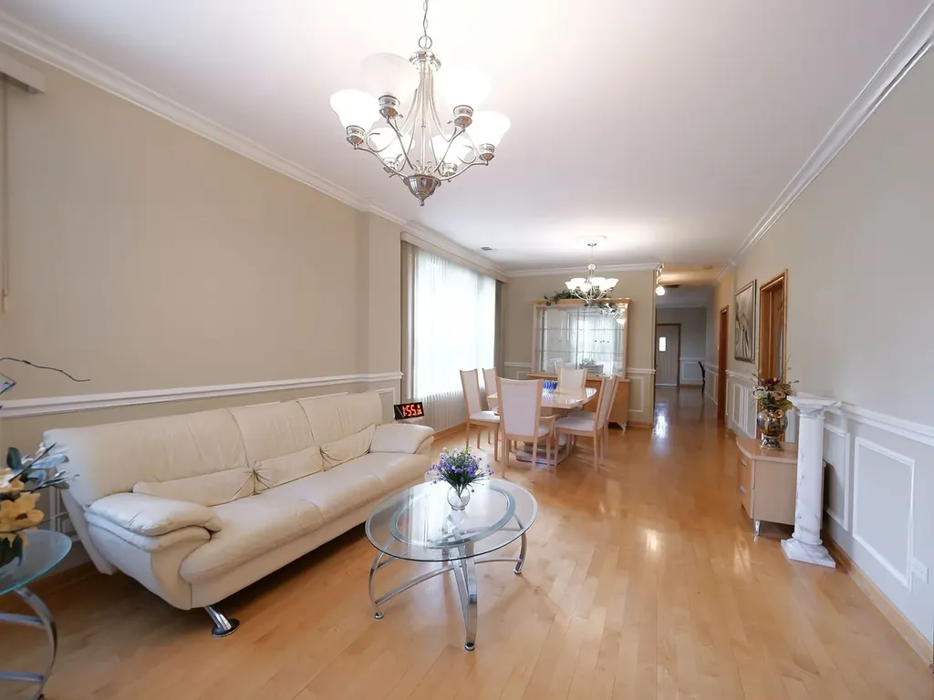 3256 North Elston Avenue Chicago IL 60618