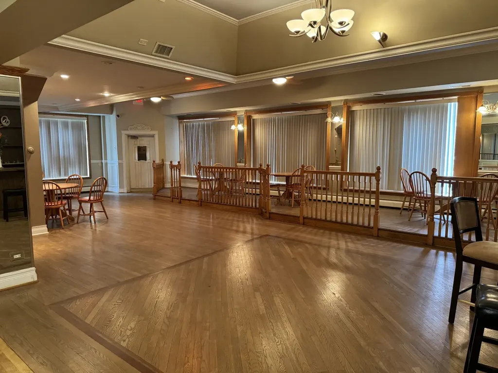 3256 North Elston Avenue Chicago IL 60618