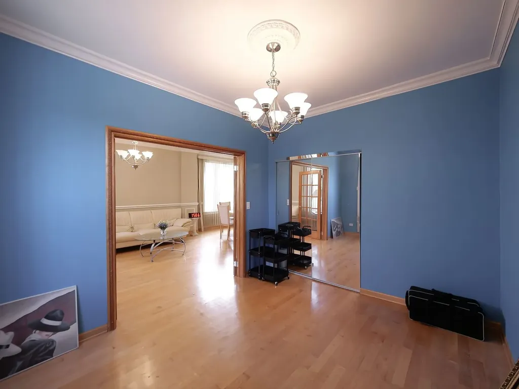 3256 North Elston Avenue Chicago IL 60618