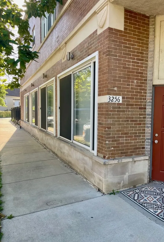 3256 North Elston Avenue Chicago IL 60618