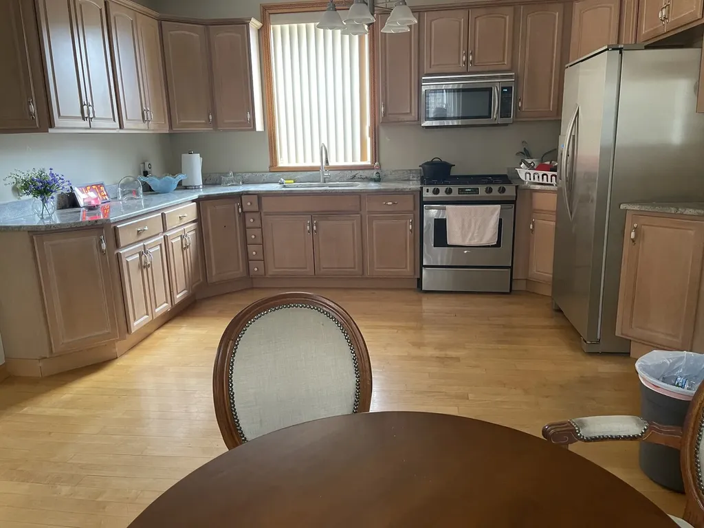 3256 North Elston Avenue Chicago IL 60618