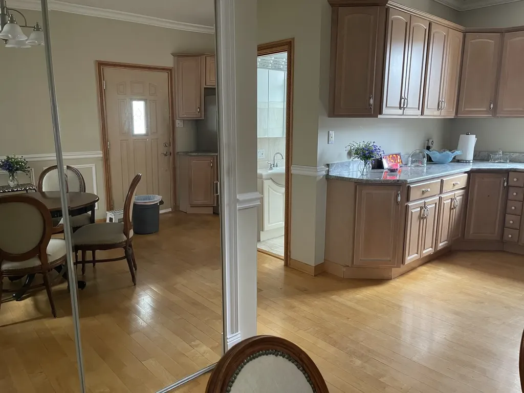 3256 North Elston Avenue Chicago IL 60618