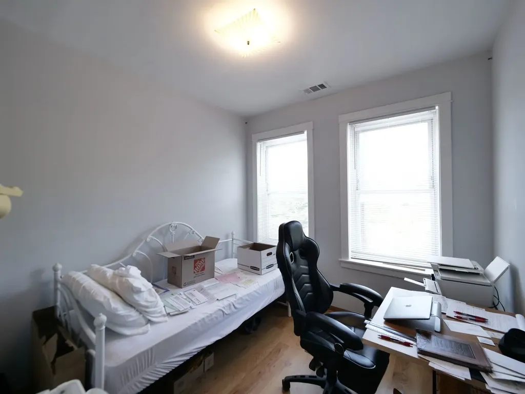 3256 North Elston Avenue Chicago IL 60618
