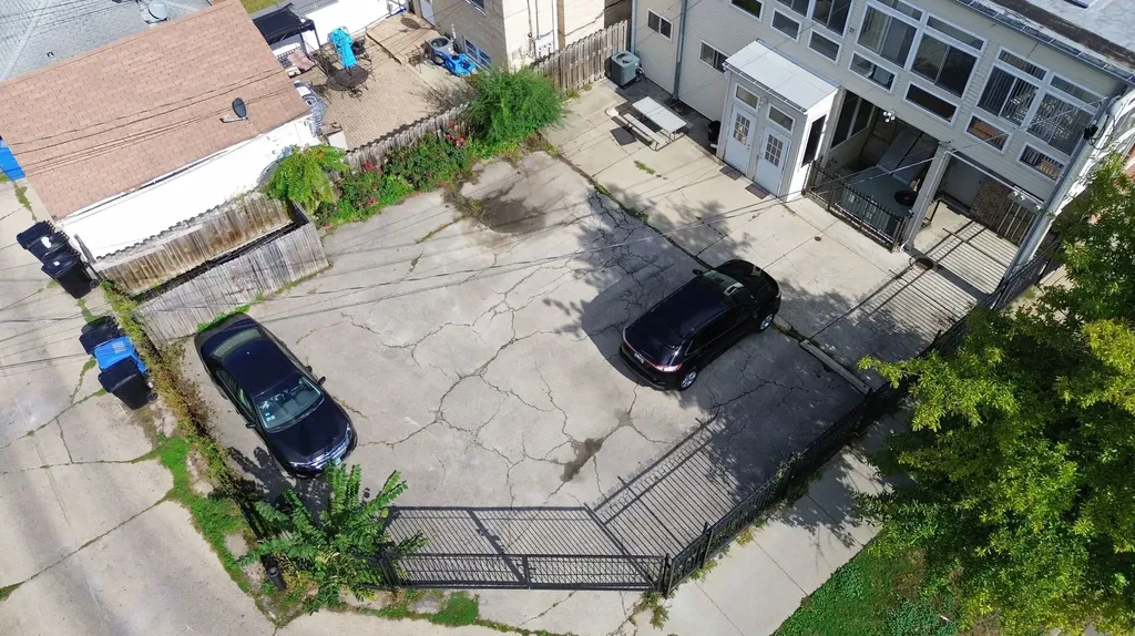 3256 North Elston Avenue Chicago IL 60618