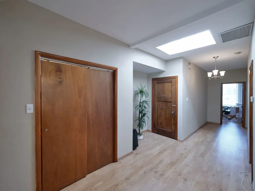 3256 North Elston Avenue Chicago IL 60618