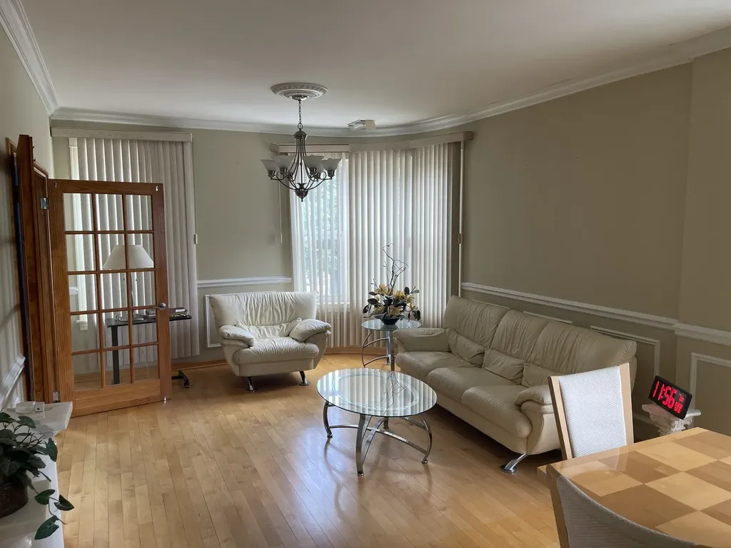 3256 North Elston Avenue Chicago IL 60618