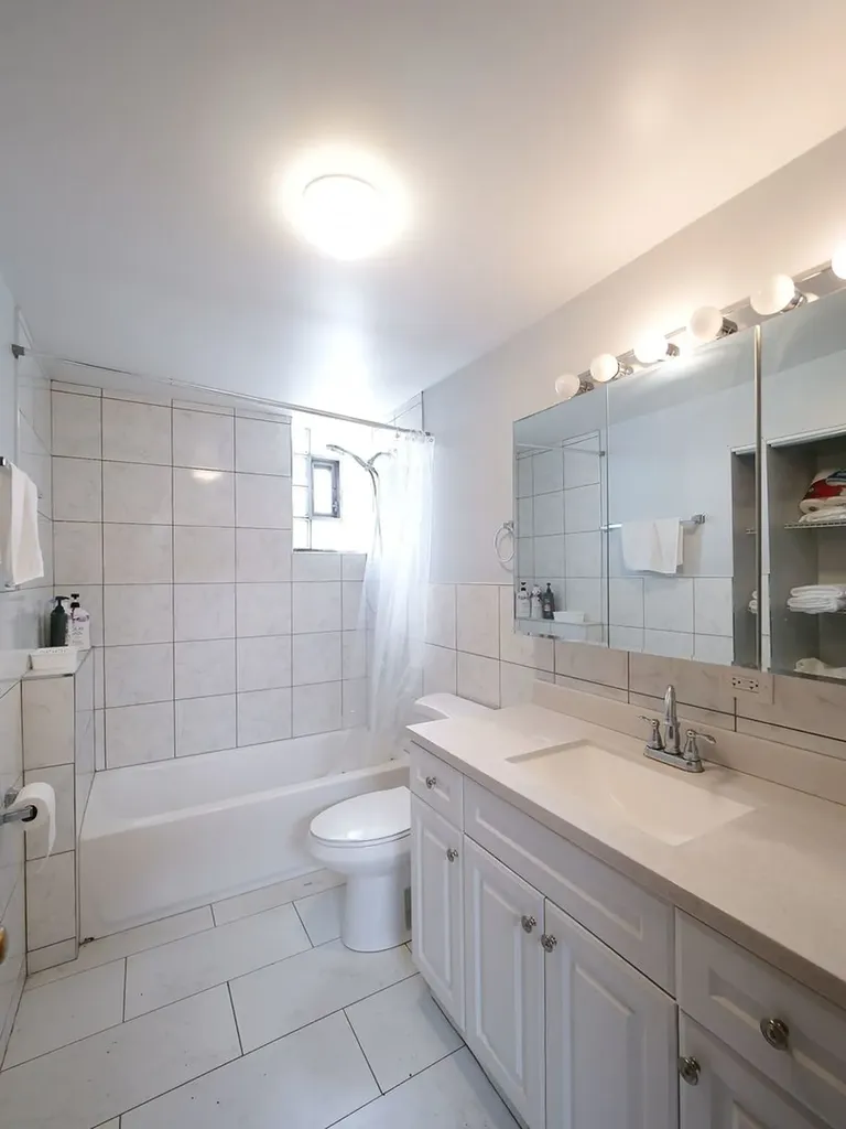 3256 North Elston Avenue Chicago IL 60618