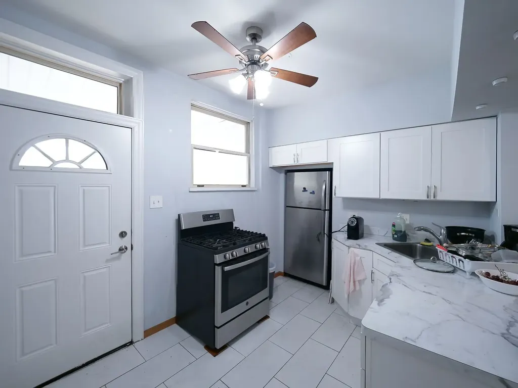 3256 North Elston Avenue Chicago IL 60618