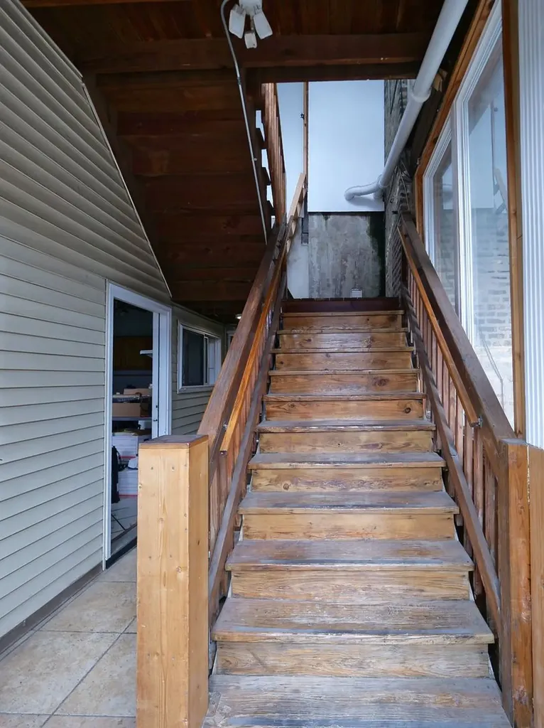 3256 North Elston Avenue Chicago IL 60618
