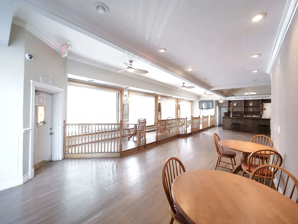 3256 North Elston Avenue Chicago IL 60618