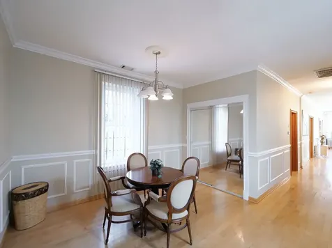 3256 North Elston Avenue Chicago IL 60618