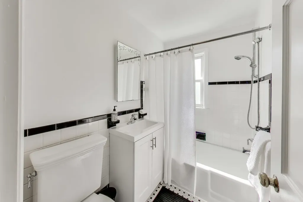 6438 North Oketo Avenue Chicago IL 60631