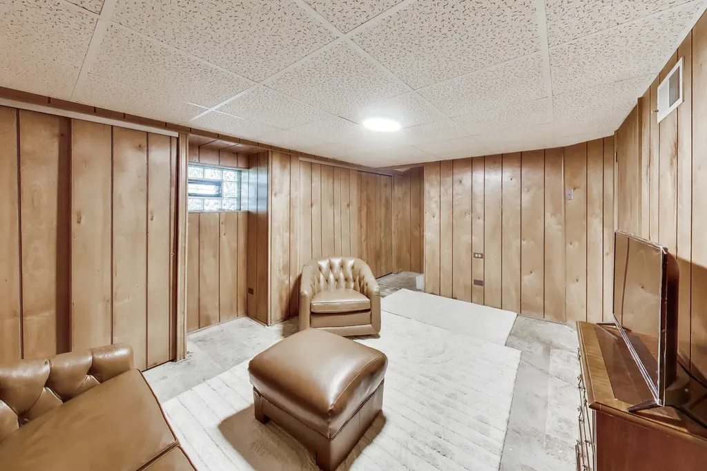 6438 North Oketo Avenue Chicago IL 60631