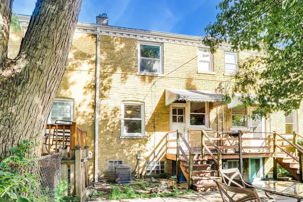 6438 North Oketo Avenue Chicago IL 60631