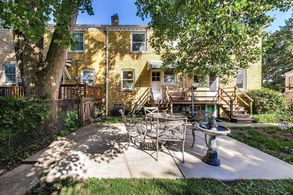 6438 North Oketo Avenue Chicago IL 60631