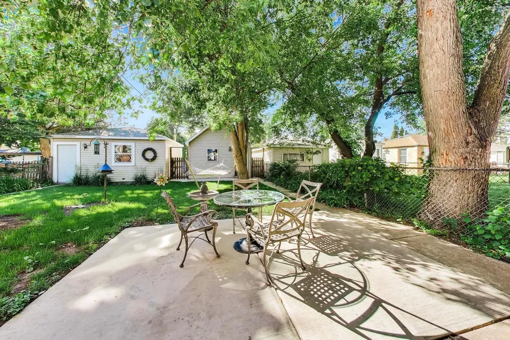 6438 North Oketo Avenue Chicago IL 60631