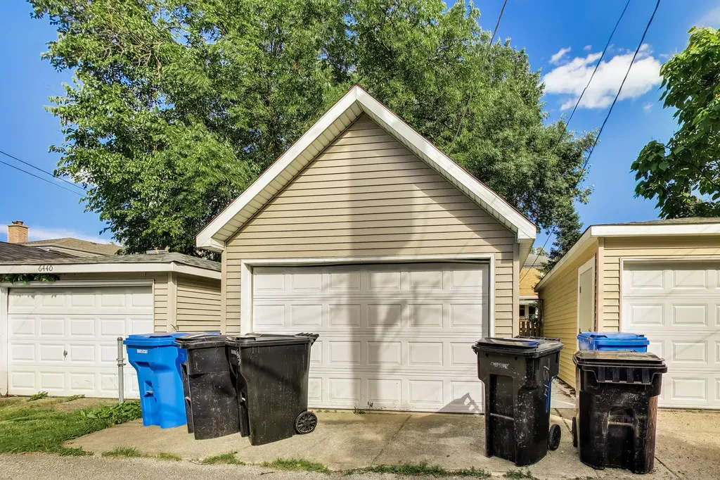 6438 North Oketo Avenue Chicago IL 60631
