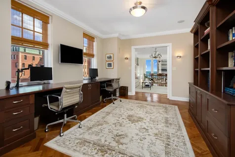 421 West Melrose Street Chicago IL 60657